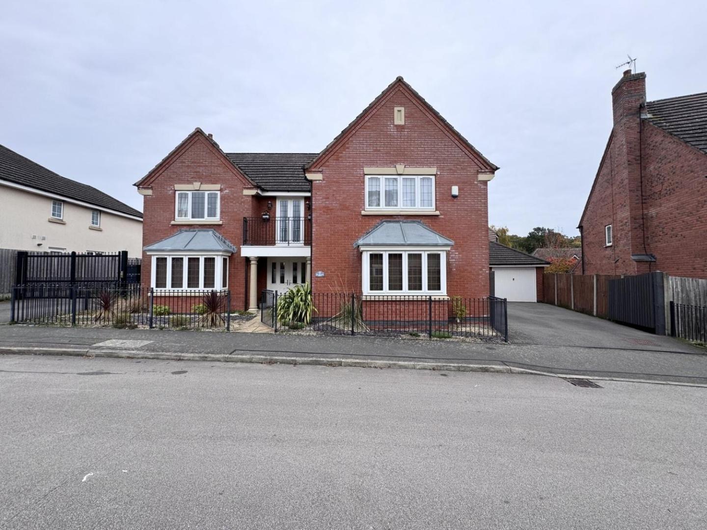 Holiday home Spacious 4bd House With Character In