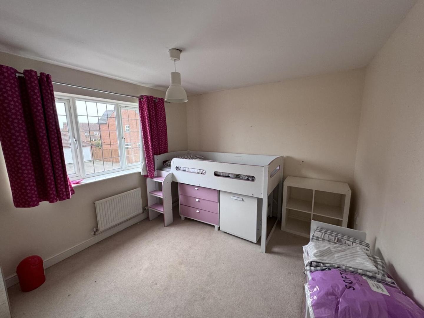 Holiday home Spacious 4bd House With Character In *