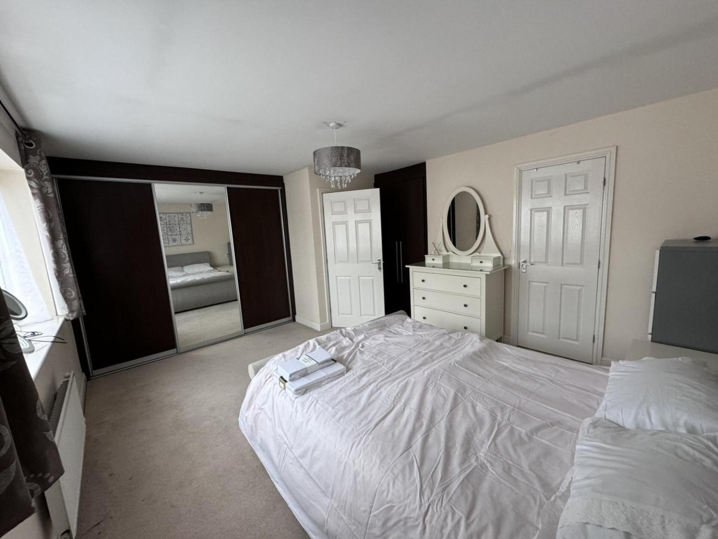 Spacious 4bd House With Character In *