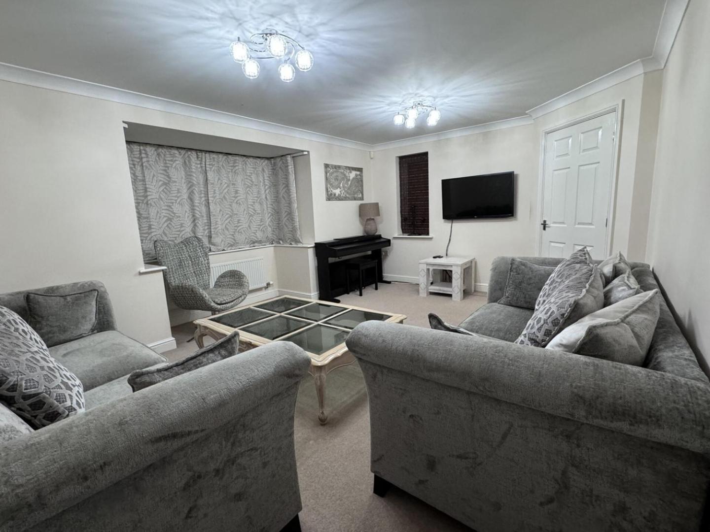 Spacious 4bd House With Character In *