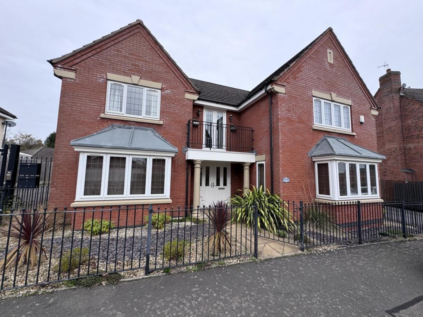 Spacious 4bd House With Character In Holiday home
